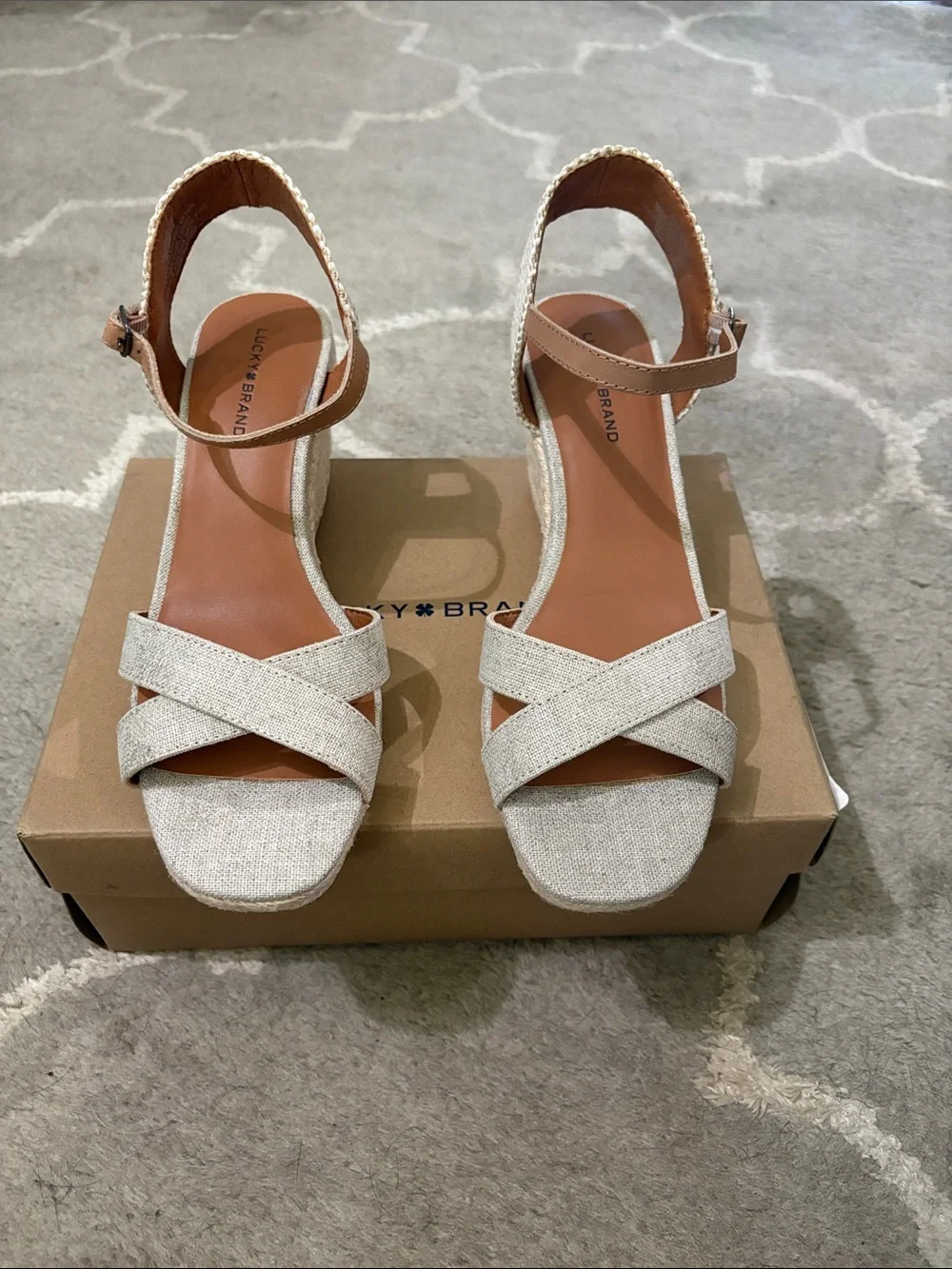 Lucky brand LK-MAEYLEE natural platinum metallic linen wedge heel size 8.5 M